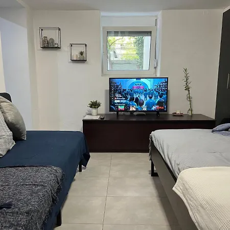 Апартаменты Glyfada Coast Studio